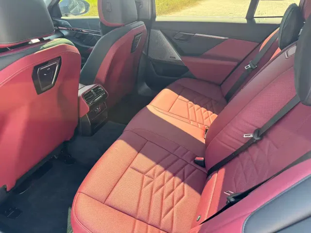BMW i5 — Фото автомобиля 14
