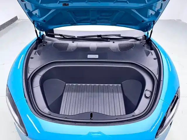 Xiaomi SU7 — Фото автомобиля 12