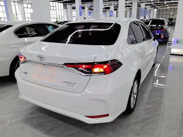 Toyota Corolla — Фото автомобиля 6