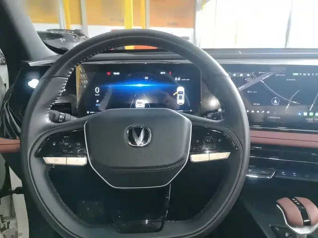 Changan X5 Plus — Фото автомобиля 10