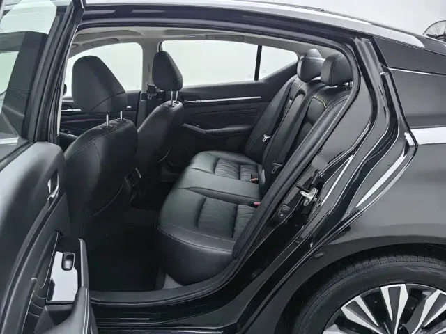 Nissan Teana — Фото автомобиля 15