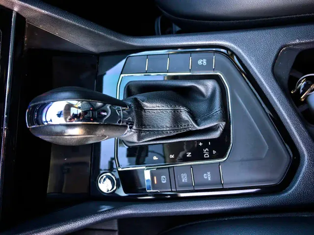 Volkswagen Tharu — Фото автомобиля 7