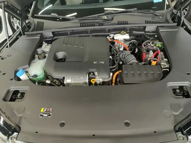 Volvo XC70 Plug-in Hybrid — Фото автомобиля 19