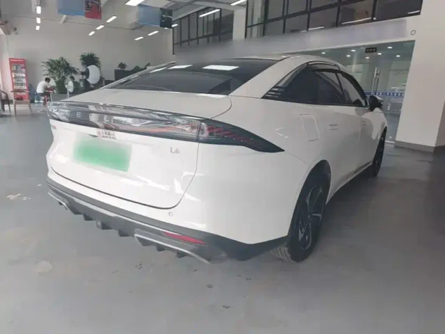Geely Galaxy L6 — Фото автомобиля 6