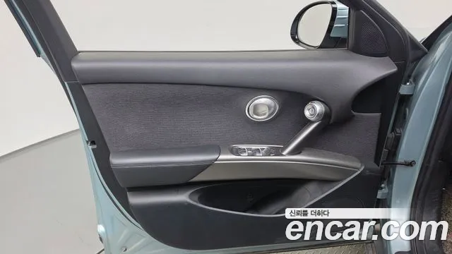 Genesis GV60 — Фото автомобиля 24