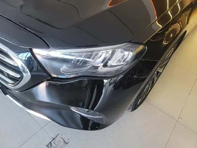 Mercedes-Benz E-Class — Фото автомобиля 23