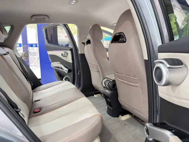 BYD Yuan PLUS — Фото автомобиля 15