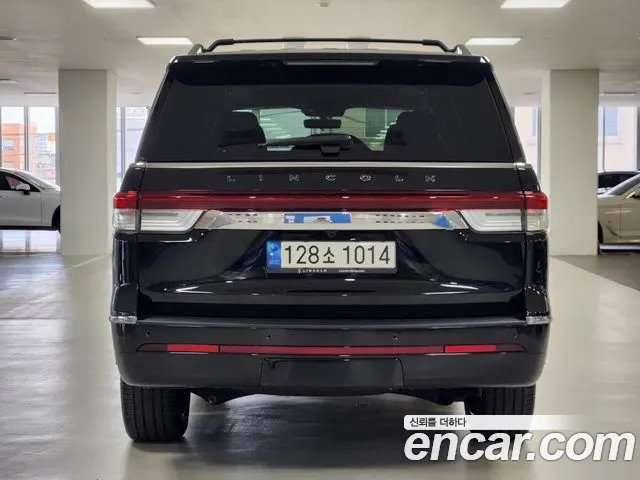 Lincoln Navigator — Фото автомобиля 4