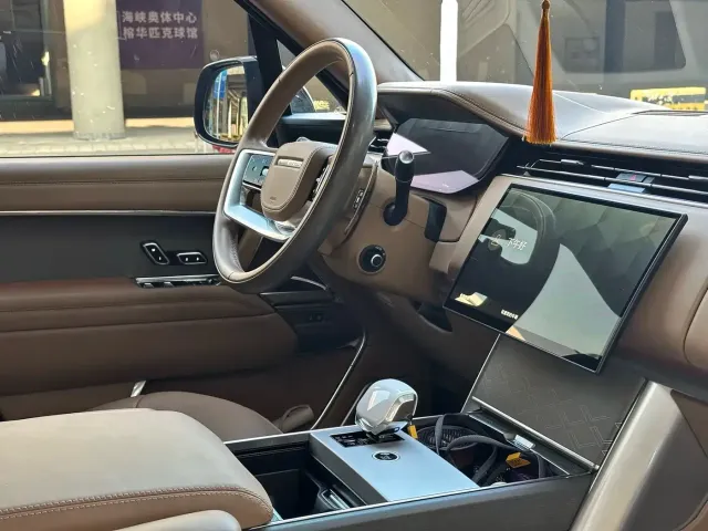 Land Rover Range Rover 2024 3.0 L6 400PS SV Honor Genesis Extended — Фото автомобиля 17