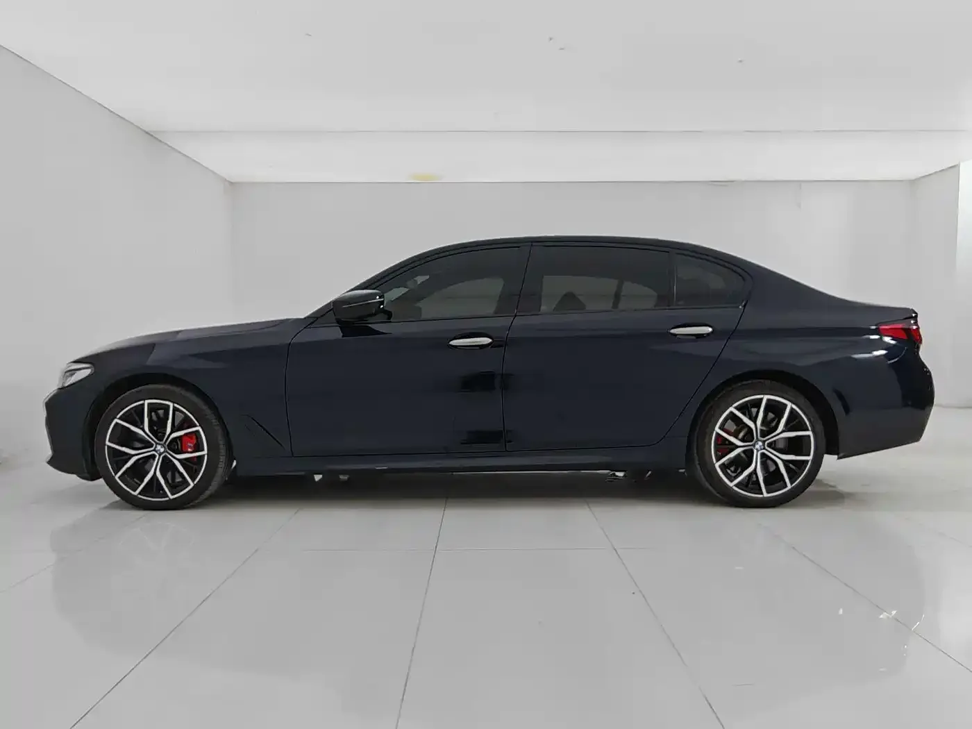 BMW BMW 5 Series 2022 530Li Exclusive M Sport Package — Фото автомобиля 7
