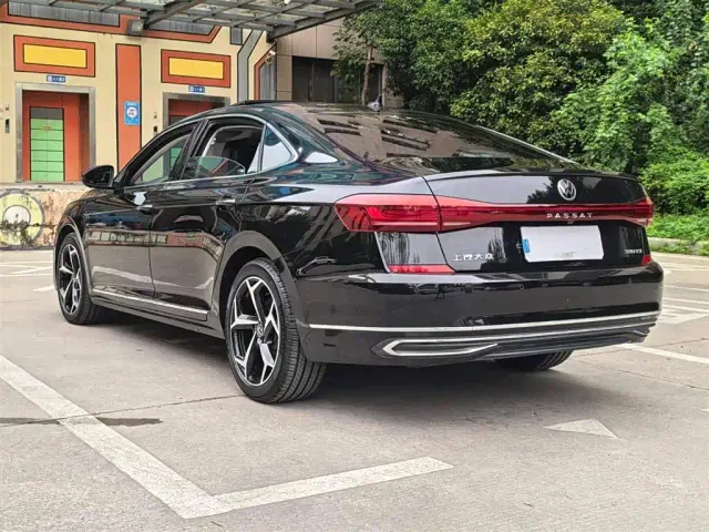 Volkswagen Passat — Фото автомобиля 17