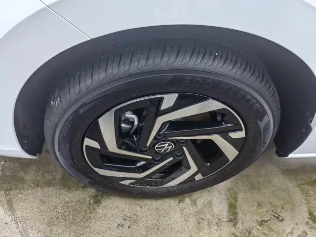 Volkswagen Lavida — Фото автомобиля 10