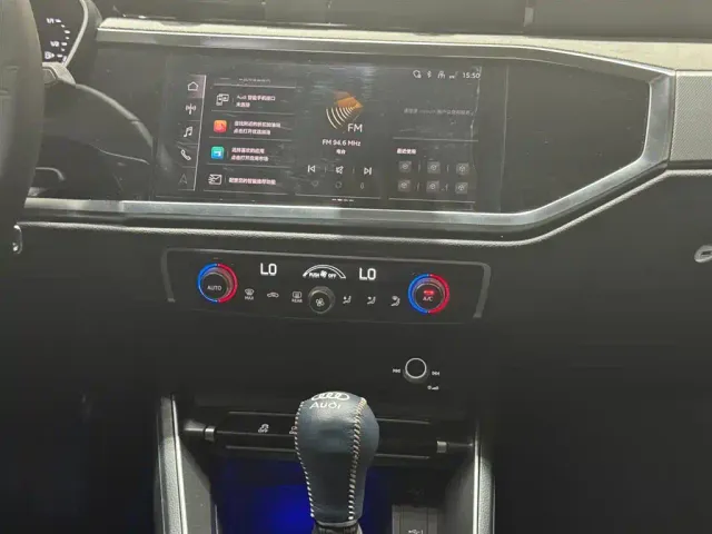 Audi Q3 — Фото автомобиля 11