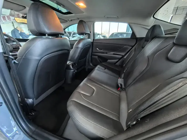 Hyundai Elantra — Фото автомобиля 8