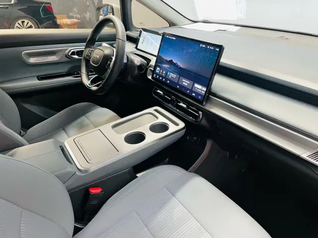 GAC Aion Y — Фото автомобиля 26