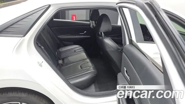 Hyundai Avante CN7 — Фото автомобиля 12