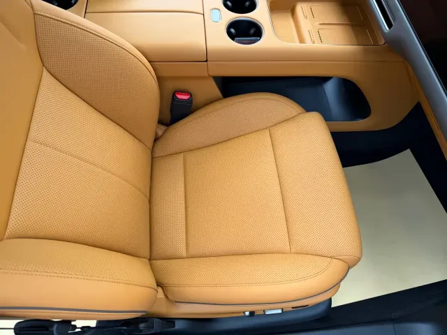 Li Auto i8 — Фото автомобиля 16
