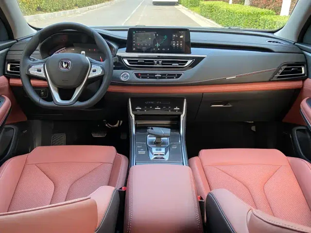 Changan CS75 — Фото автомобиля 10