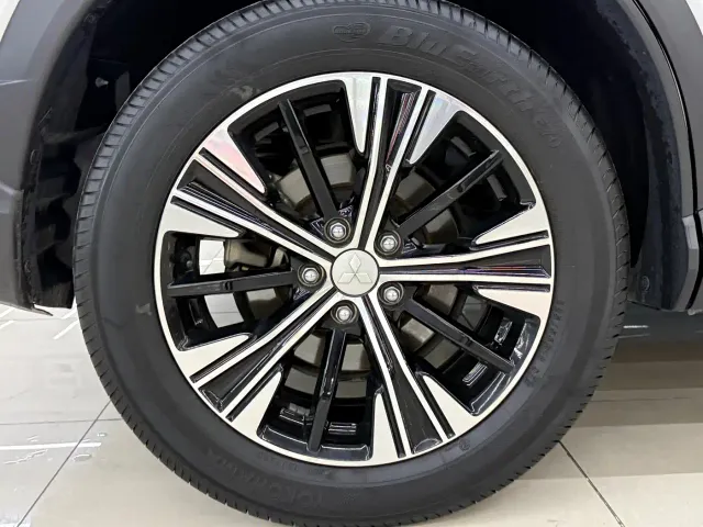 Mitsubishi Eclipse Cross — Фото автомобиля 21