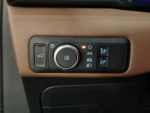 Ford Explorer — Фото автомобиля 21