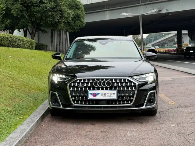 Audi A8 — Фото автомобиля 2