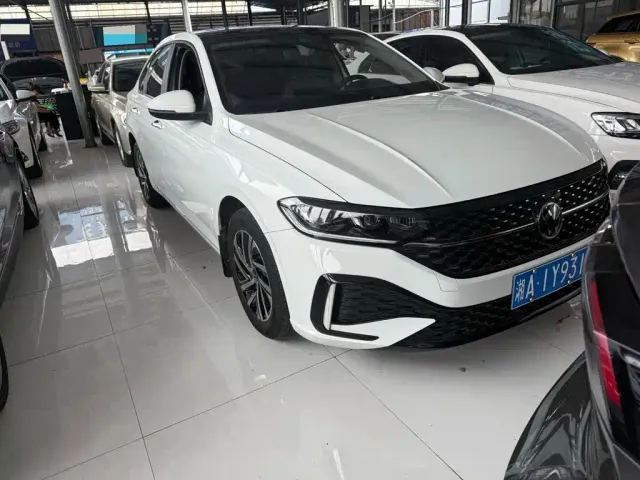 Volkswagen Lavida — Фото автомобиля 2