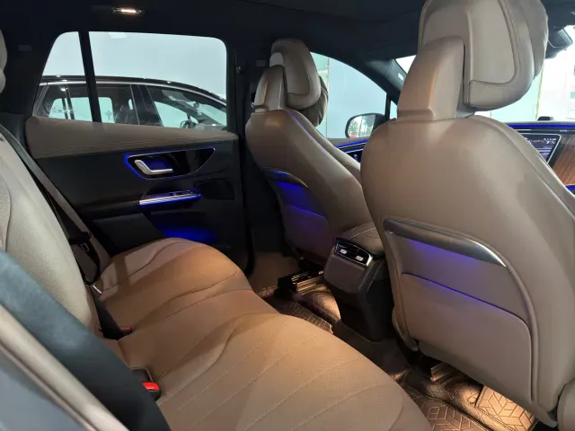 Mercedes-Benz EQE SUV — Фото автомобиля 8