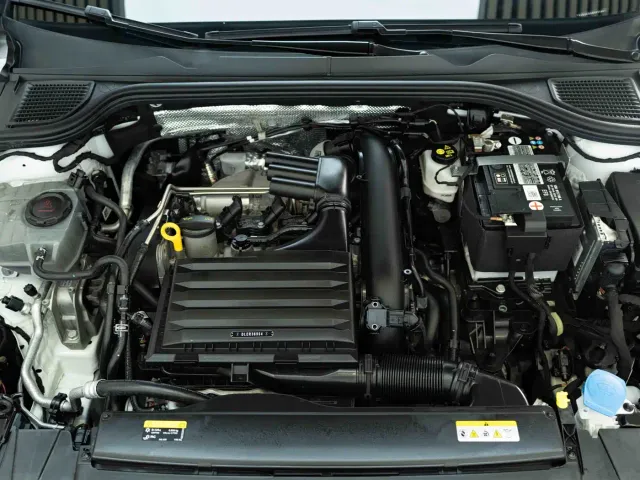 Volkswagen Golf — Фото автомобиля 17