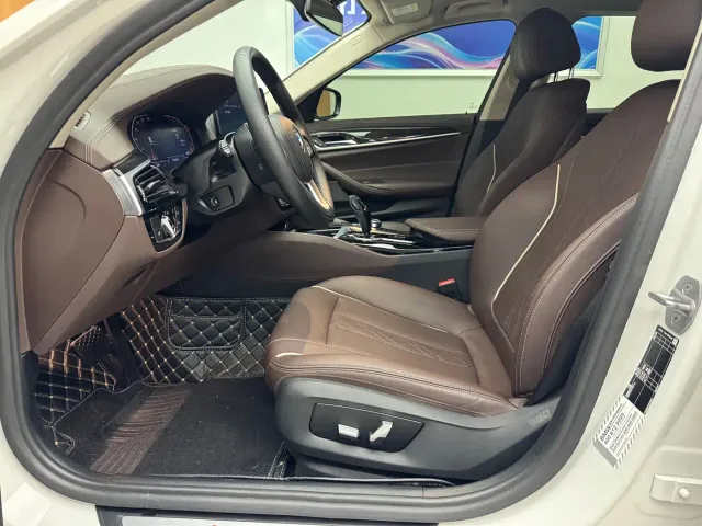 BMW 5 Series — Фото автомобиля 12