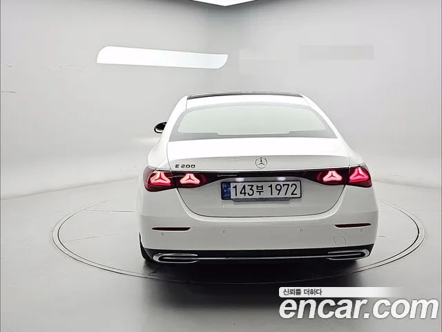 Mercedes-Benz E-Class W214 — Фото автомобиля 2