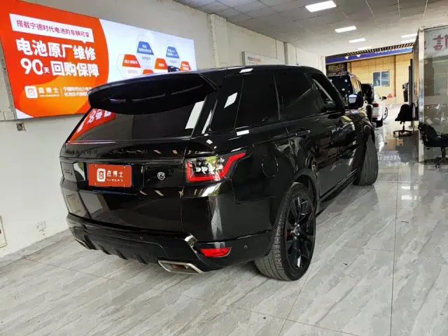 Land Rover Range Rover Sport — Фото автомобиля 4