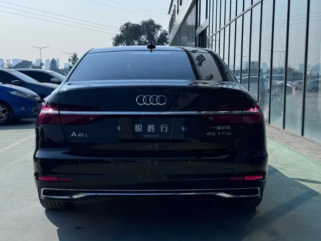 Audi A6L — Фото автомобиля 6