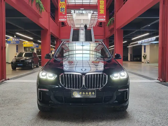 BMW X5 — Фото автомобиля 2