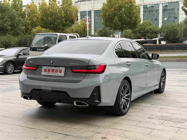BMW 3 Series — Фото автомобиля 7