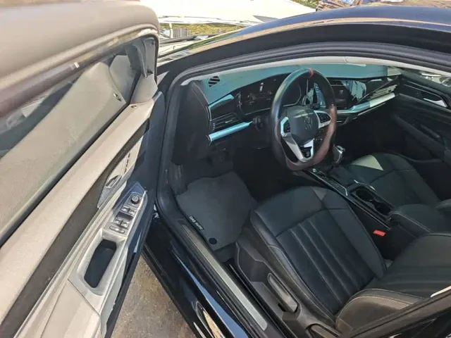 Volkswagen Passat — Фото автомобиля 15