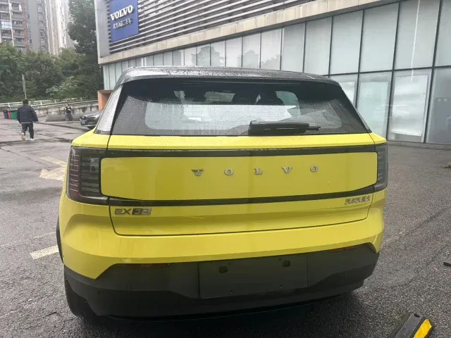Volvo EX30 — Фото автомобиля 7