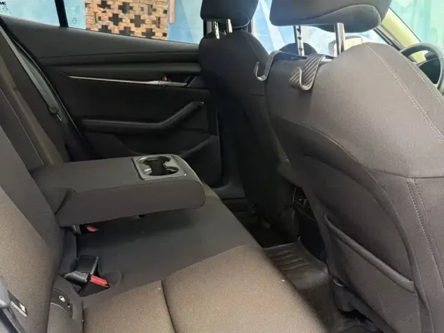 Mazda Axela — Фото автомобиля 6