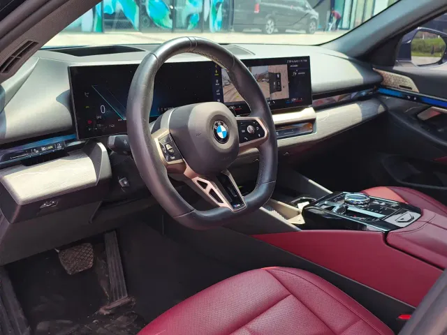 BMW 5 Series — Фото автомобиля 10