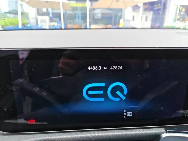 Mercedes-Benz EQB — Фото автомобиля 13