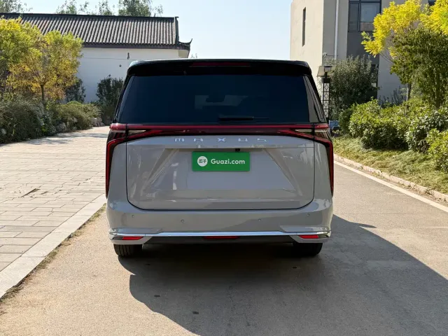 Maxus G90 — Фото автомобиля 5