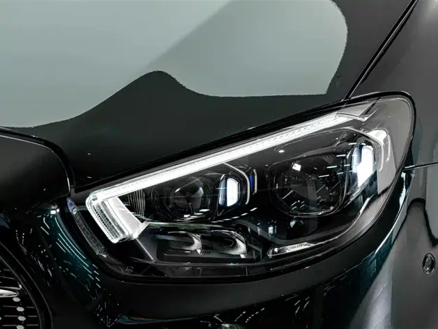 Mercedes-Benz E-Class — Фото автомобиля 5