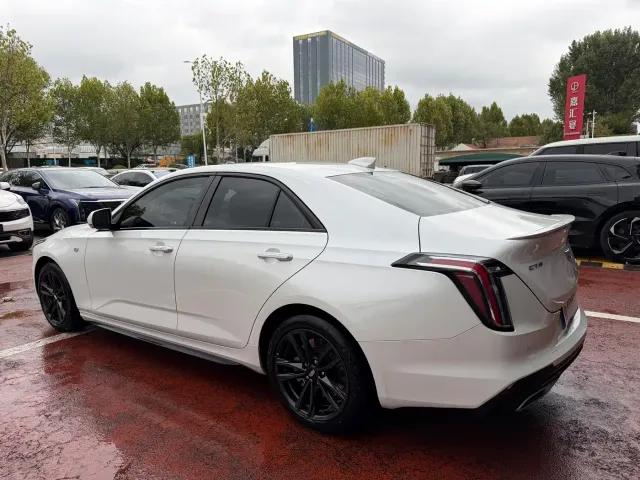 Cadillac CT4 — Фото автомобиля 4