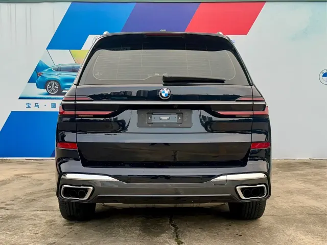 BMW X7 — Фото автомобиля 6