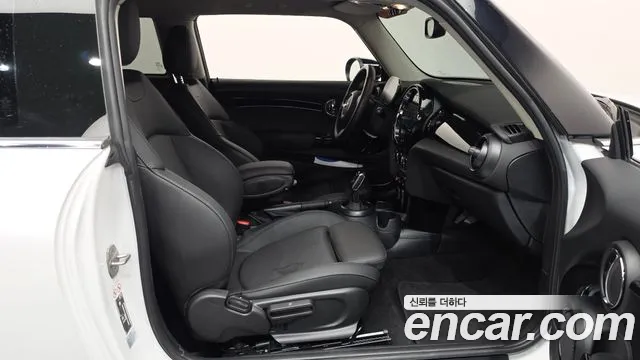 Mini Cooper Cooper Classic Plus — Фото автомобиля 25