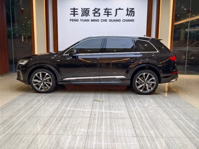 Audi Q7 — Фото автомобиля 26