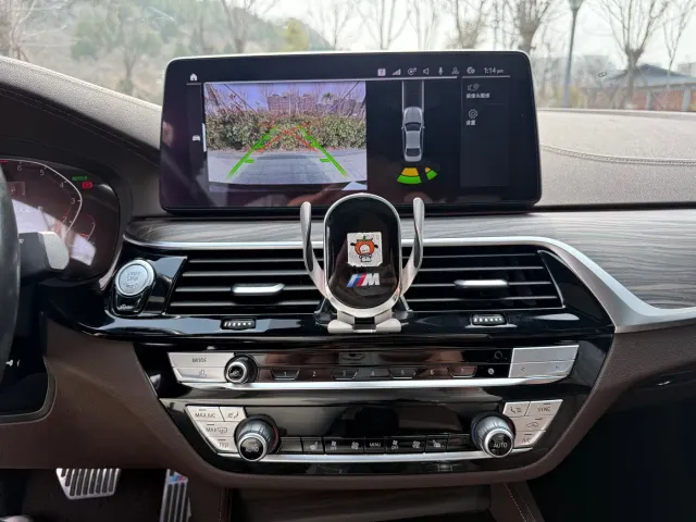BMW 5 Series — Фото автомобиля 16