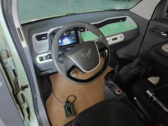 Wuling Hongguang Mini EV — Фото автомобиля 9