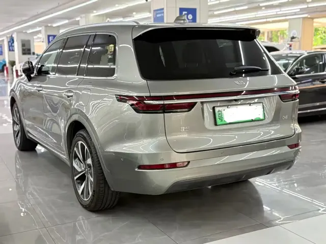 Li Auto ONE — Фото автомобиля 4
