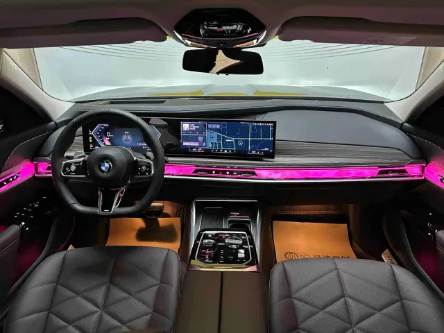 BMW 7 Series — Фото автомобиля 9