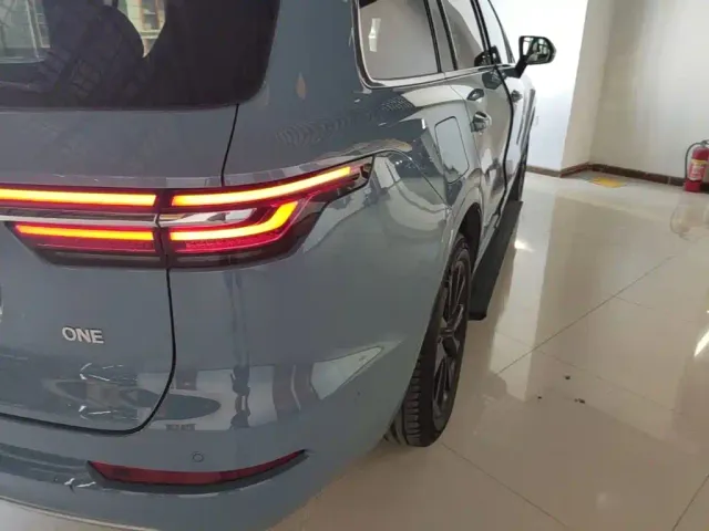 Li Auto ONE — Фото автомобиля 7